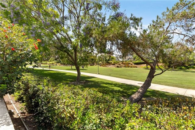 18 Meadowood, Aliso Viejo, CA 92656