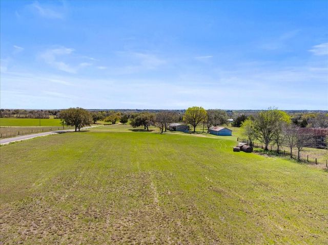5079 Skull Creek Road, Fayetteville, TX 78940