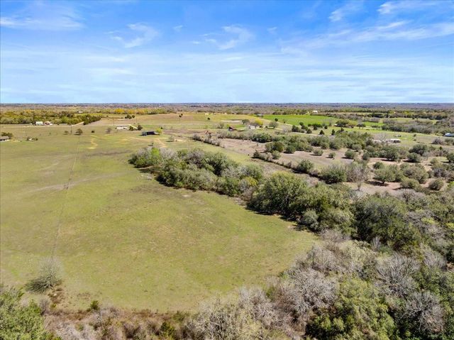 5079 Skull Creek Road, Fayetteville, TX 78940