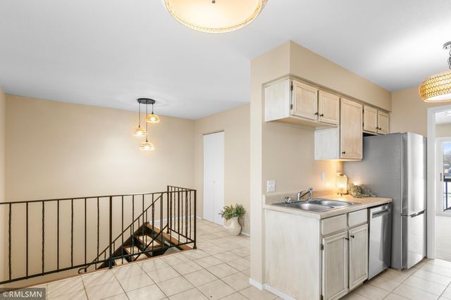 8781 Ironwood Avenue S, Cottage Grove, MN 55016