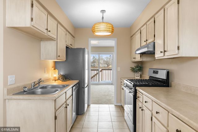 8781 Ironwood Avenue S, Cottage Grove, MN 55016