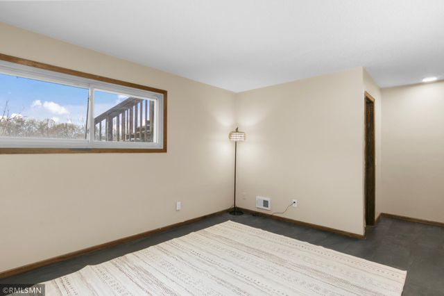 8781 Ironwood Avenue S, Cottage Grove, MN 55016