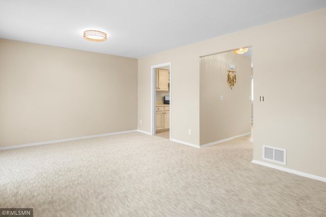 8781 Ironwood Avenue S, Cottage Grove, MN 55016