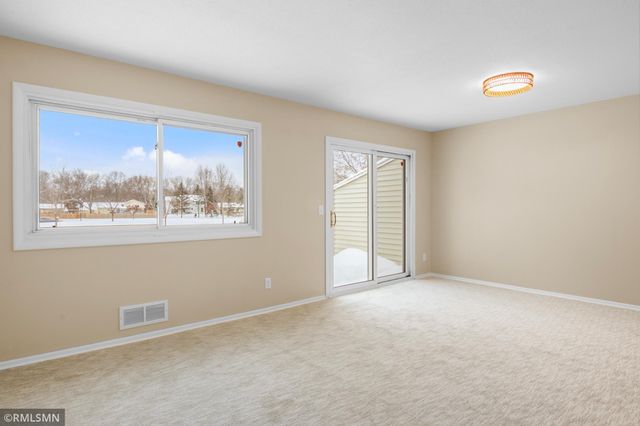 8781 Ironwood Avenue S, Cottage Grove, MN 55016