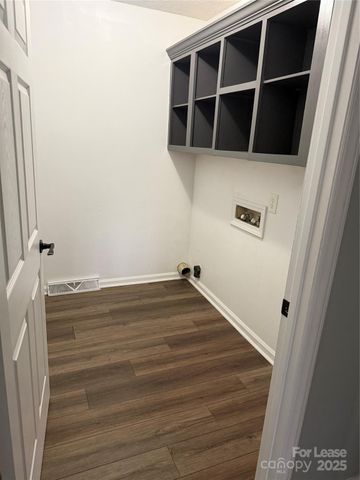 609 Catawba Circle N, Matthews, NC 28104