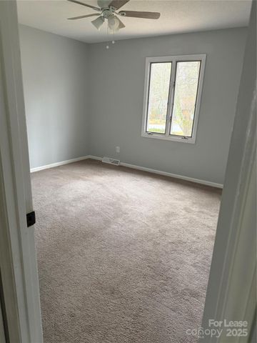 609 Catawba Circle N, Matthews, NC 28104