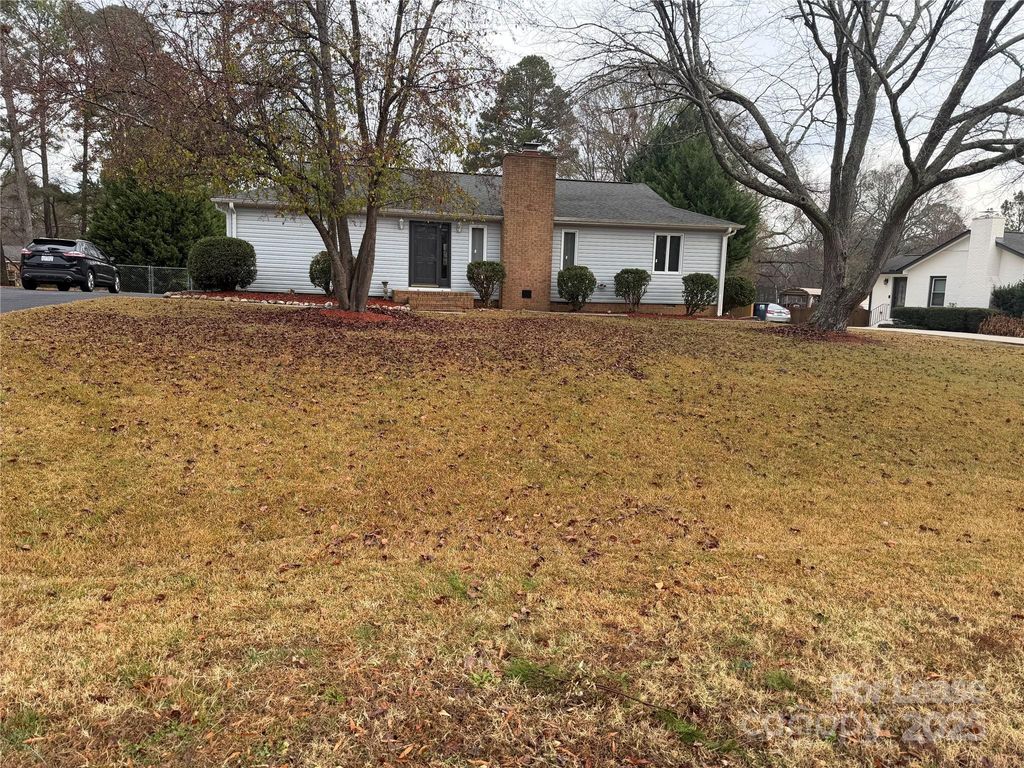 609 Catawba Circle N, Matthews, NC 28104