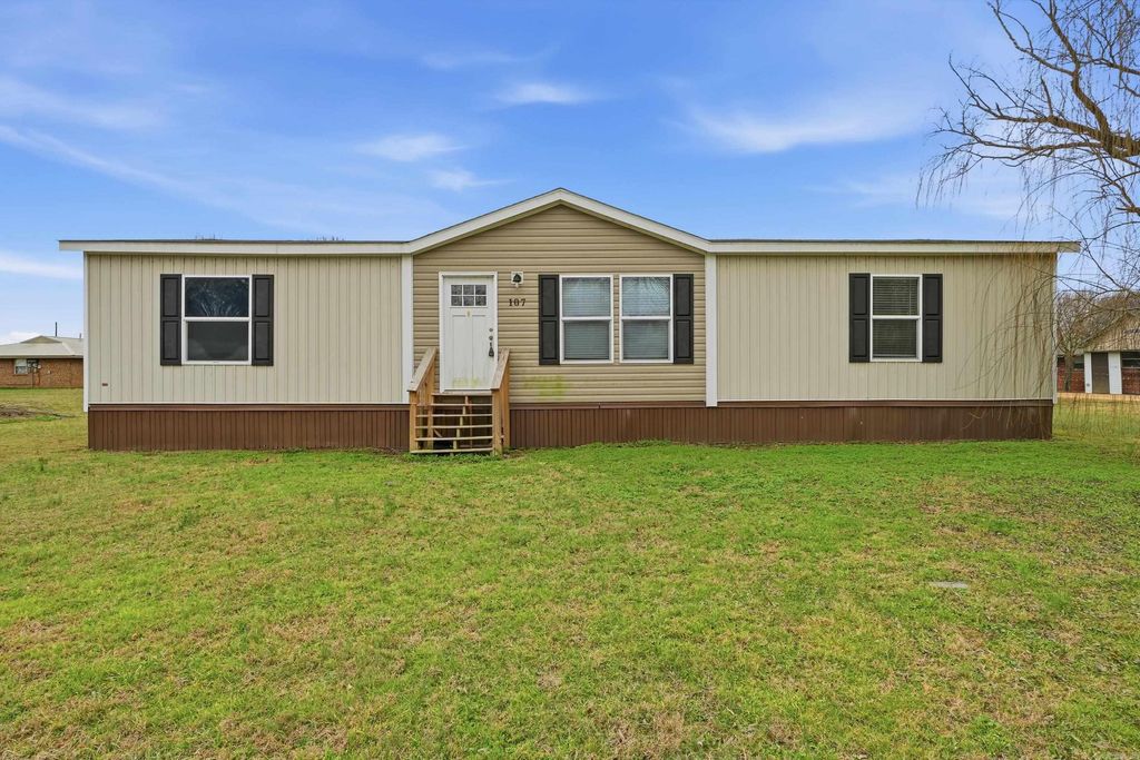 107 Kelly Drive, Caraway, AR 72419