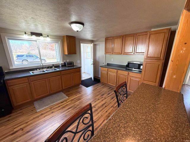 11899 E 350 s 57, Pierceton, IN 46562