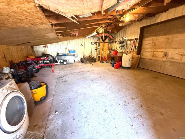 11899 E 350 s 57, Pierceton, IN 46562