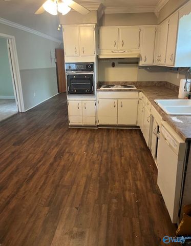 708 Edgewood Street SW, Decatur, AL 35601