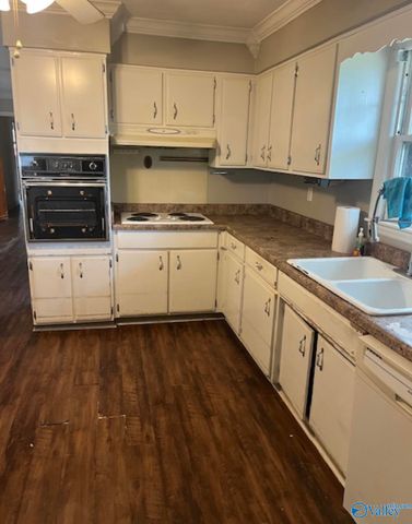 708 Edgewood Street SW, Decatur, AL 35601