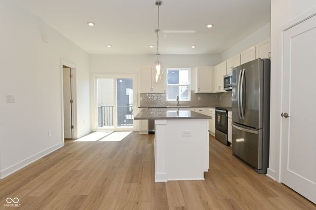 2454 Peoples Drive, Indianapolis, IN 46205