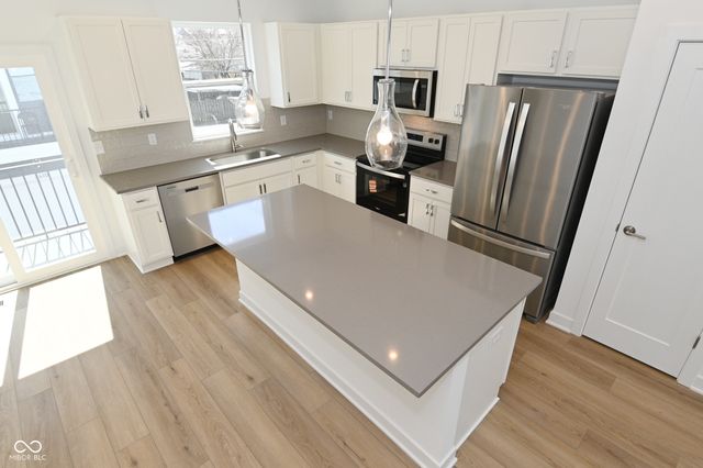 2454 Peoples Drive, Indianapolis, IN 46205