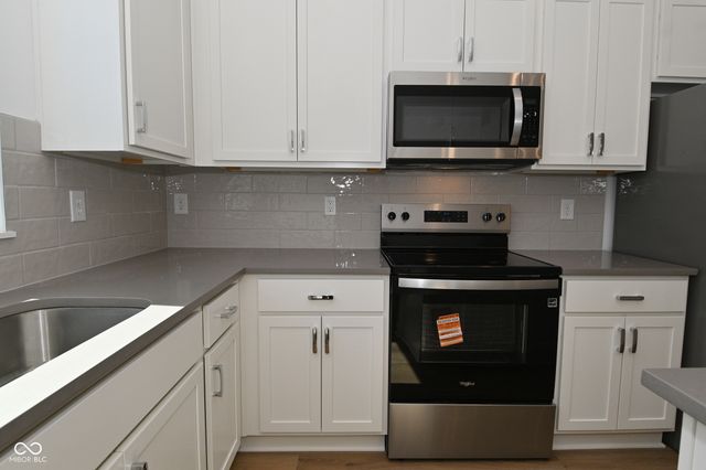 2454 Peoples Drive, Indianapolis, IN 46205