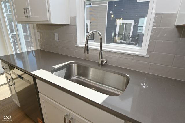 2454 Peoples Drive, Indianapolis, IN 46205