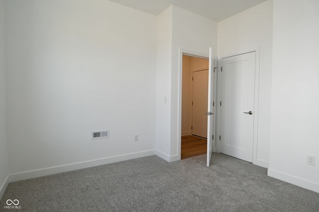 2454 Peoples Drive, Indianapolis, IN 46205