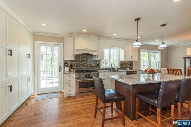 19 Bedford Road, Mahwah, NJ 07430