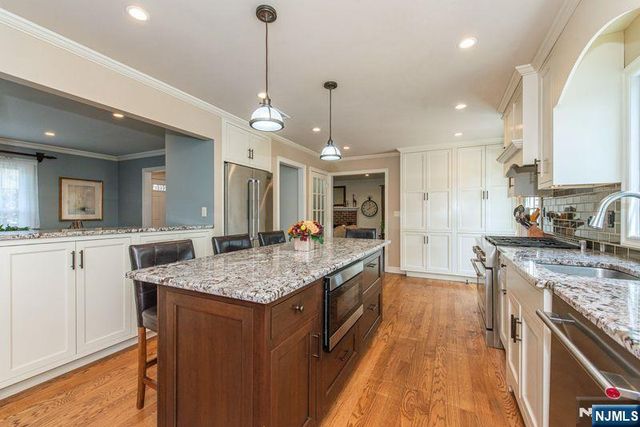 19 Bedford Road, Mahwah, NJ 07430