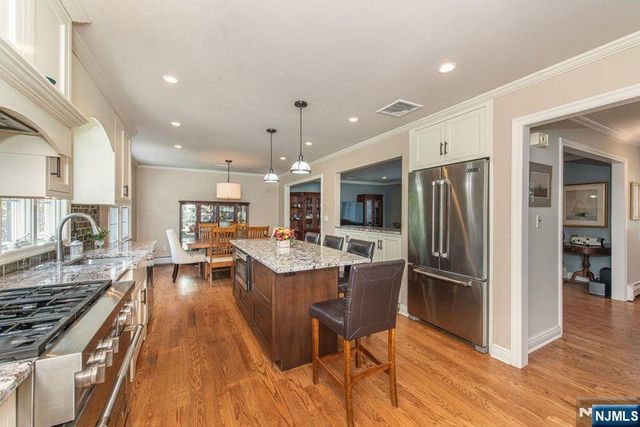 19 Bedford Road, Mahwah, NJ 07430