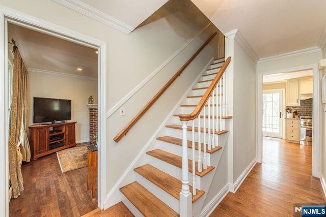 19 Bedford Road, Mahwah, NJ 07430