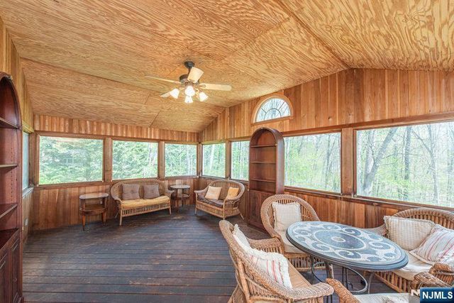 19 Bedford Road, Mahwah, NJ 07430