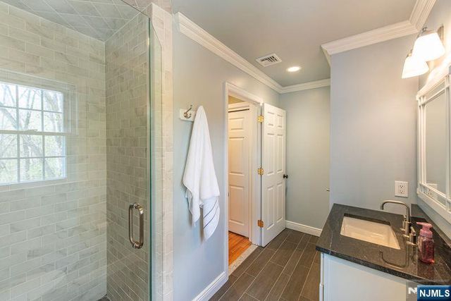 19 Bedford Road, Mahwah, NJ 07430