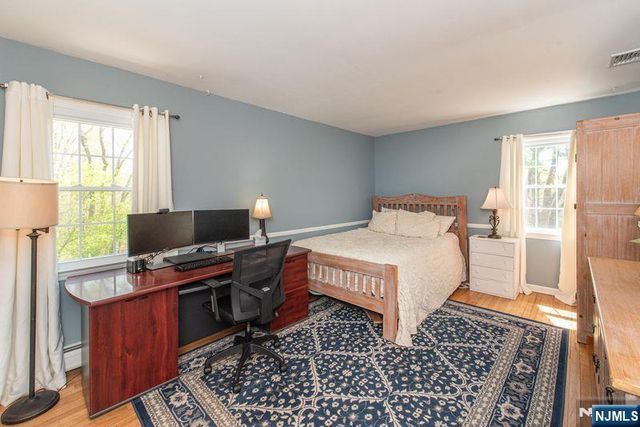 19 Bedford Road, Mahwah, NJ 07430