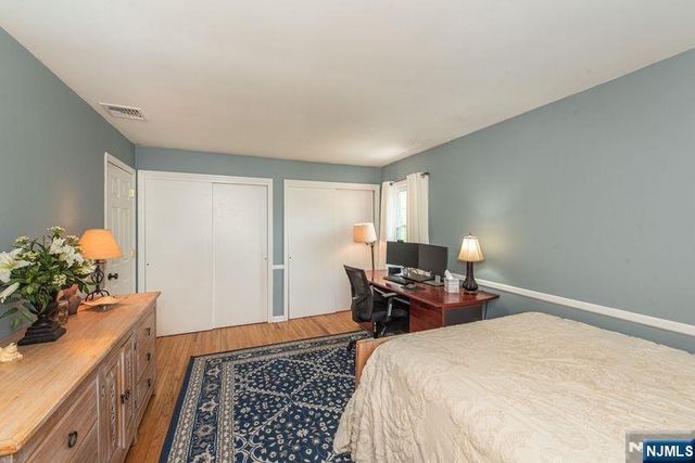 19 Bedford Road, Mahwah, NJ 07430