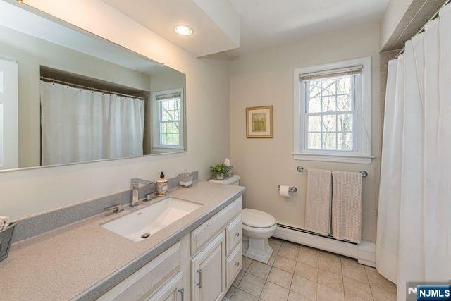 19 Bedford Road, Mahwah, NJ 07430