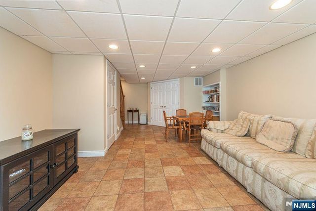 19 Bedford Road, Mahwah, NJ 07430