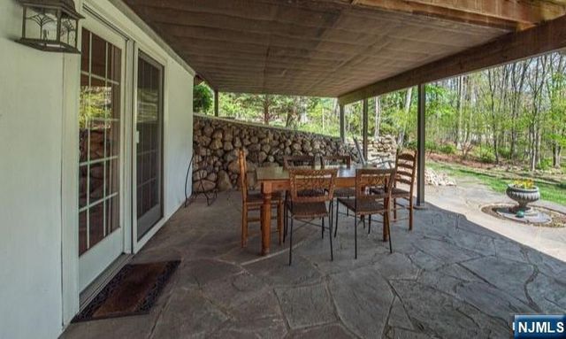 19 Bedford Road, Mahwah, NJ 07430