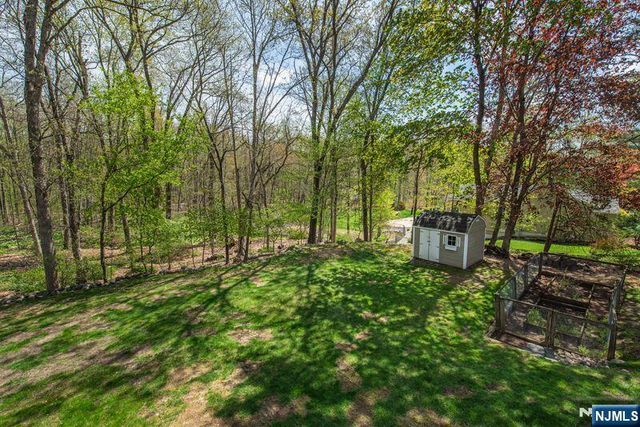 19 Bedford Road, Mahwah, NJ 07430