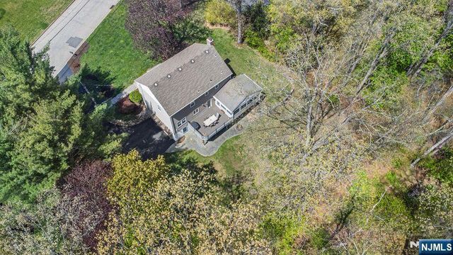 19 Bedford Road, Mahwah, NJ 07430