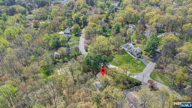 19 Bedford Road, Mahwah, NJ 07430