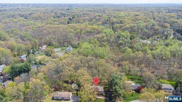 19 Bedford Road, Mahwah, NJ 07430