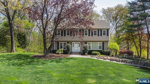 19 Bedford Road, Mahwah, NJ 07430