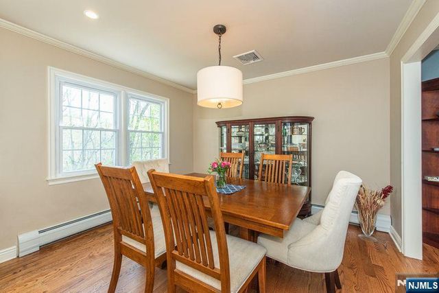 19 Bedford Road, Mahwah, NJ 07430