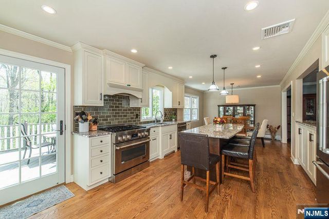 19 Bedford Road, Mahwah, NJ 07430