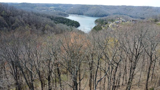 4 Seaton Dr, Smithville, TN 37166