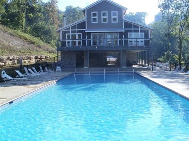 4 Seaton Dr, Smithville, TN 37166