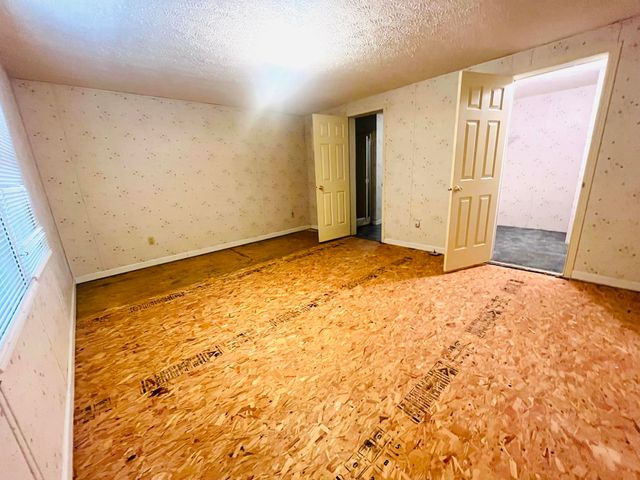 122 Log Rd Road, Ringgold, GA 30736