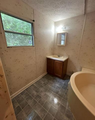 122 Log Rd Road, Ringgold, GA 30736
