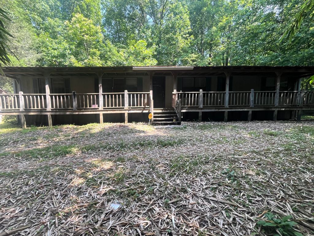 122 Log Rd Road, Ringgold, GA 30736
