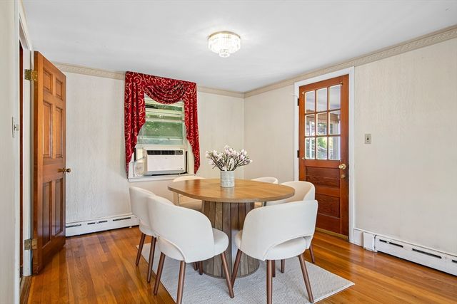 38 Robinhood Rd, Winchester, MA 01890