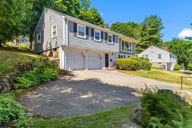 38 Robinhood Rd, Winchester, MA 01890