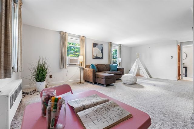 38 Robinhood Rd, Winchester, MA 01890