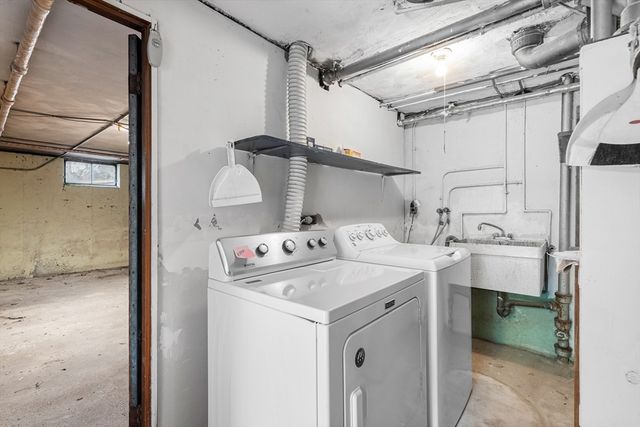 38 Robinhood Rd, Winchester, MA 01890