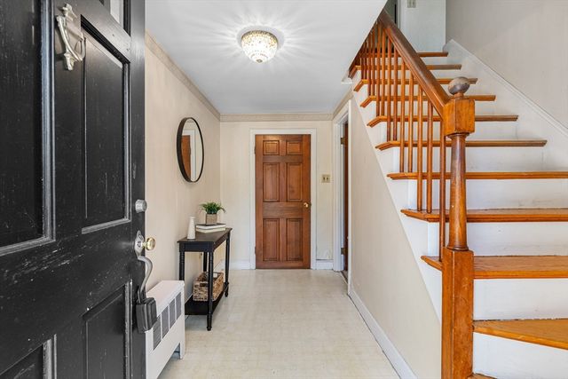 38 Robinhood Rd, Winchester, MA 01890