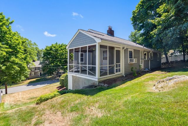 38 Robinhood Rd, Winchester, MA 01890